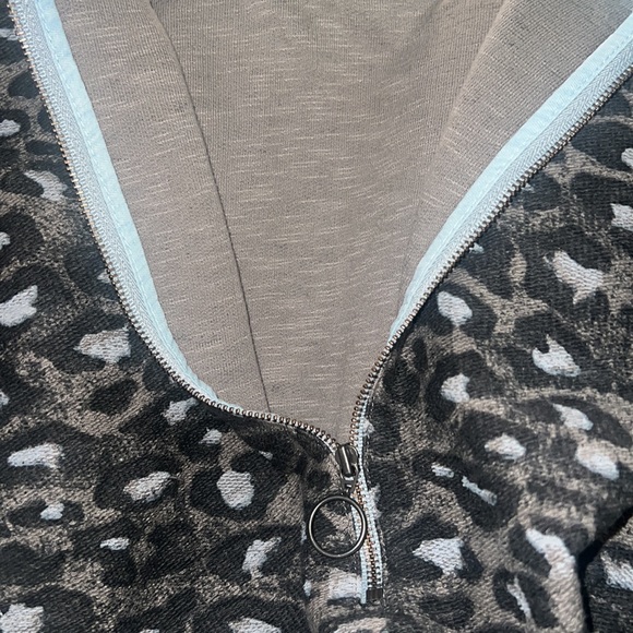 Next leopard print long sleeve shirt - size small - Picture 11 of 12